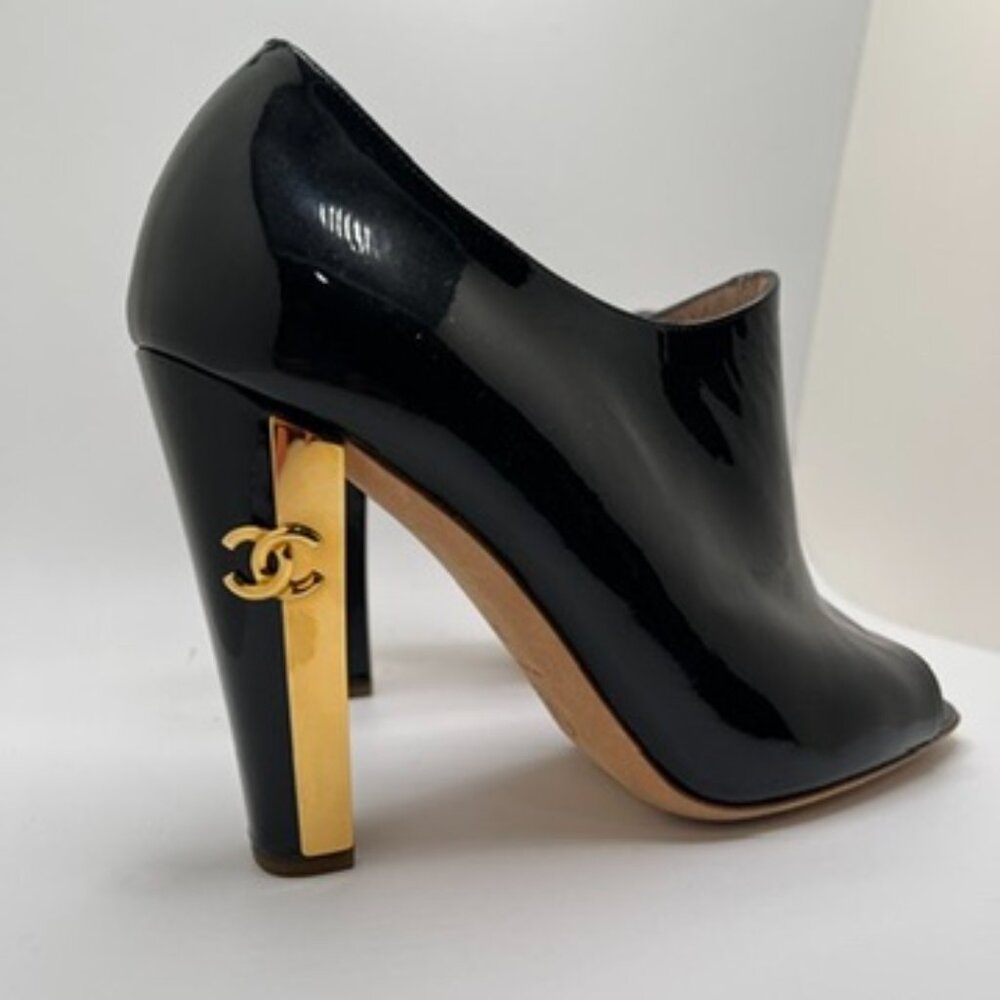 CHANEL Open-Toed Ankle Boot with Gold Detail Sz EUR 37/ US 6.5 - Picture 9 of 11